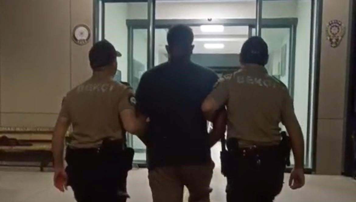 20 yil hapisle araniyordu izmirde yakalandi Ss1abEMx