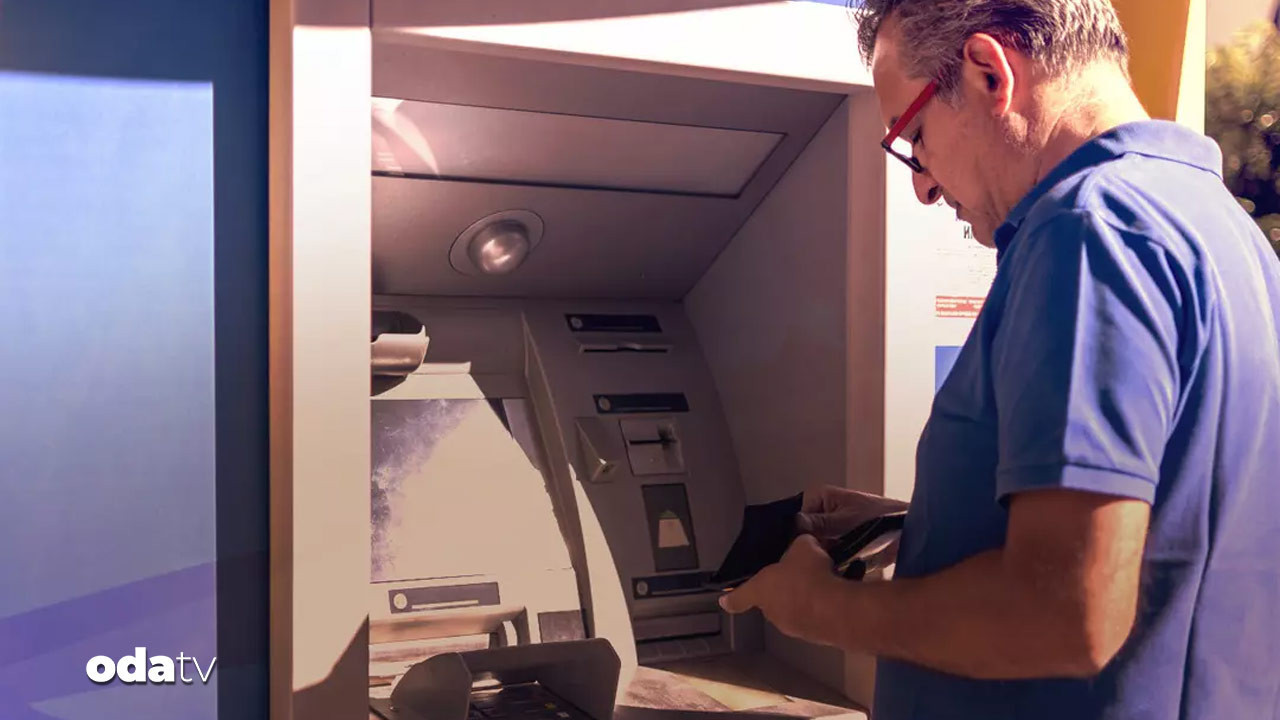 atmde tusa basmayi unuttu binlerce lirayi caldirdi 4mMlYPPy