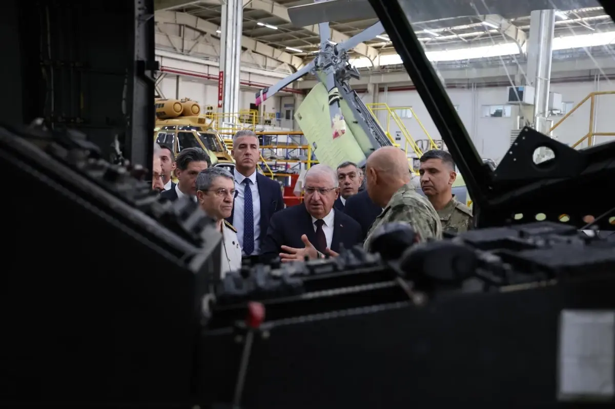 bakan guler ana bakim fabrikasini ziyaret etti nR9FlbA9