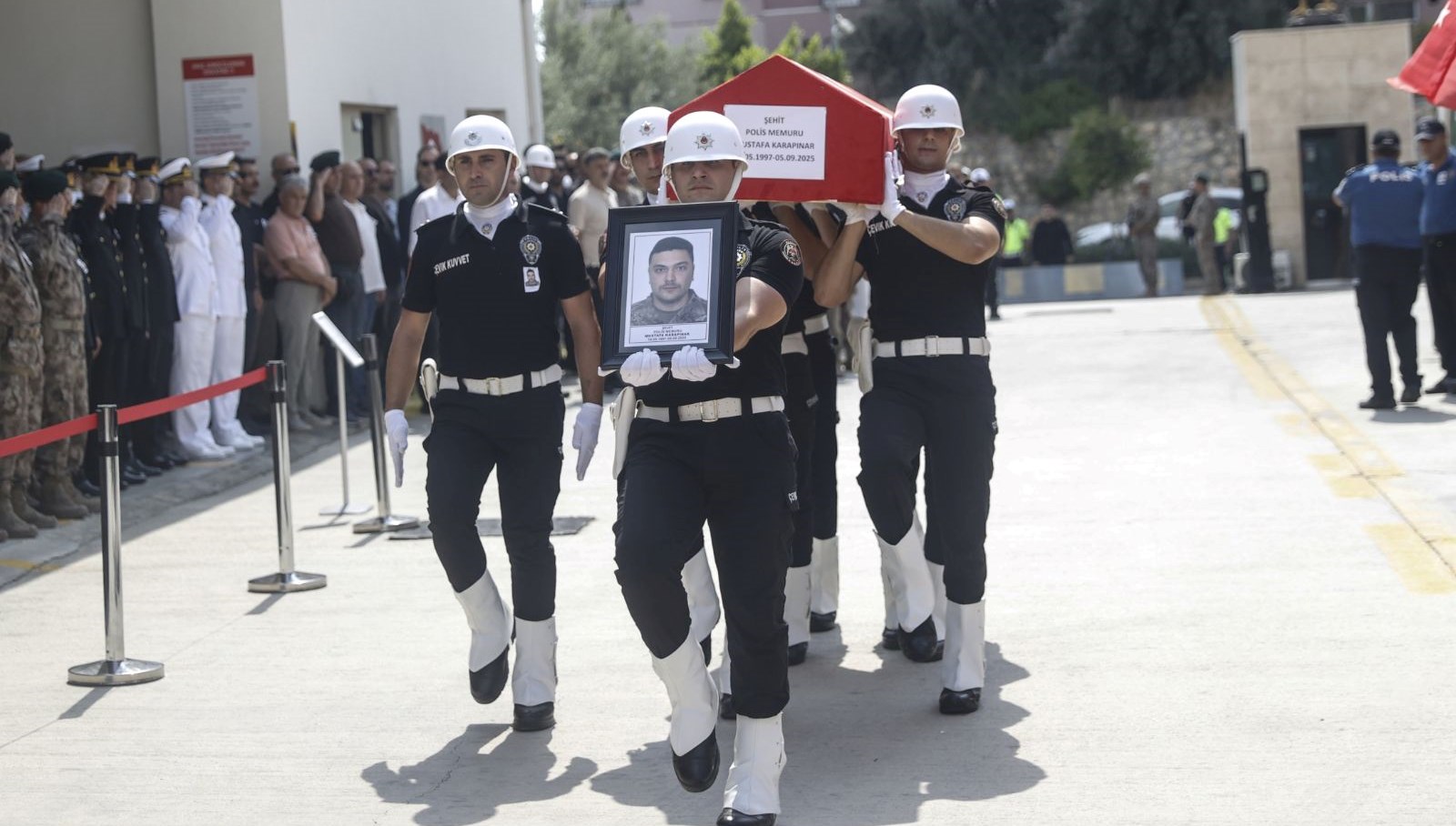 sehit ozel harekat polisine veda gQKnnUKs