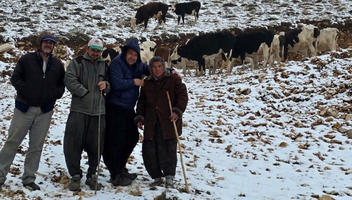 kar yaginca yaylada mahsur kalan kadini komsulari kurtardi y7RRUjf4.jpg