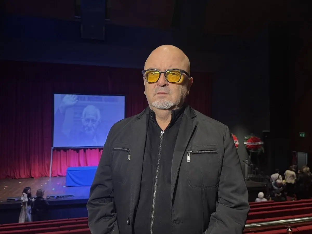 memik dede arif erkin guzelbeyoglu son yolculuguna ugurlandi 1i3jz6O9.jpg