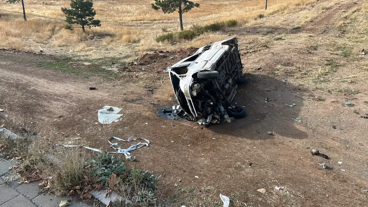 sivasta ehliyetsiz surucu kaza sonucu hayatini kaybetti ZC1kWgge.jpg