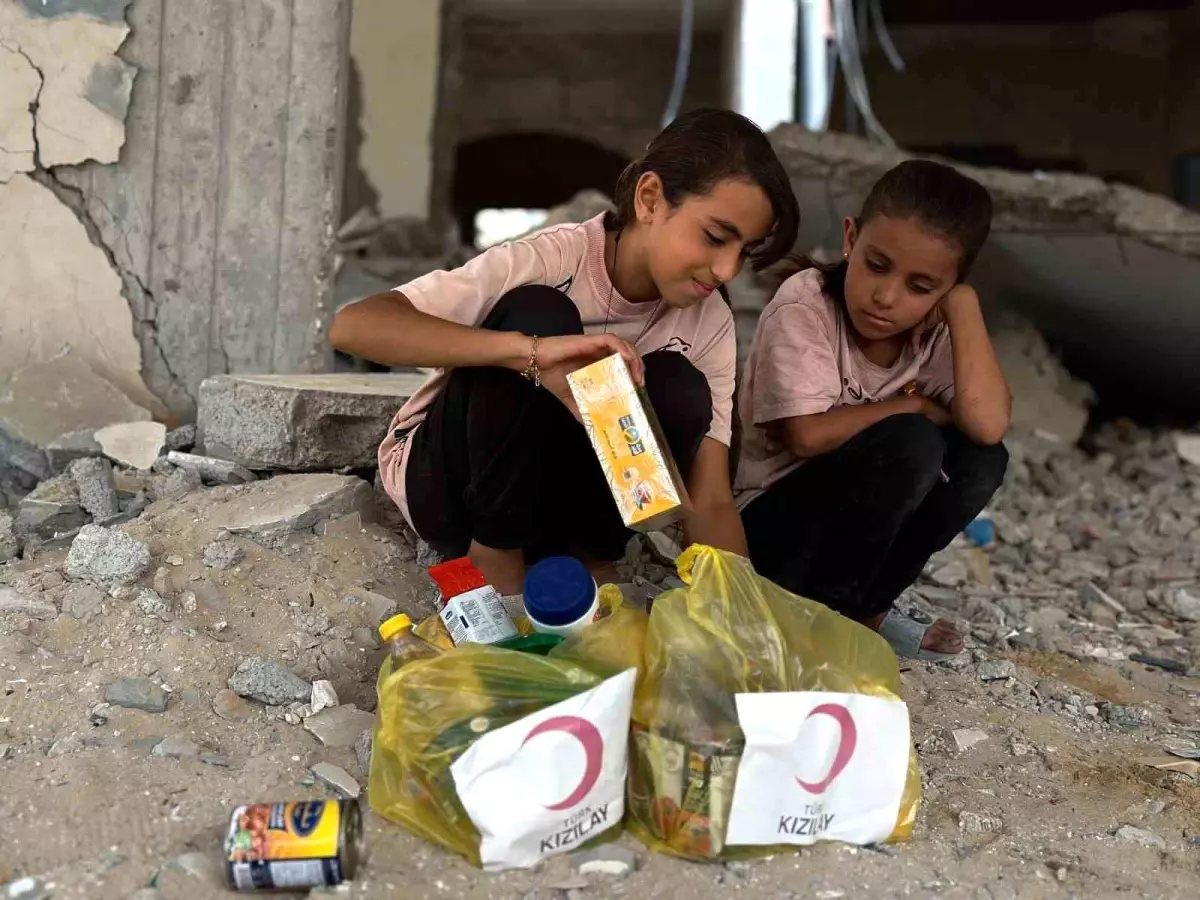 turk kizilaydan gazzeye gida yardimi 5GlMqLsq.jpg