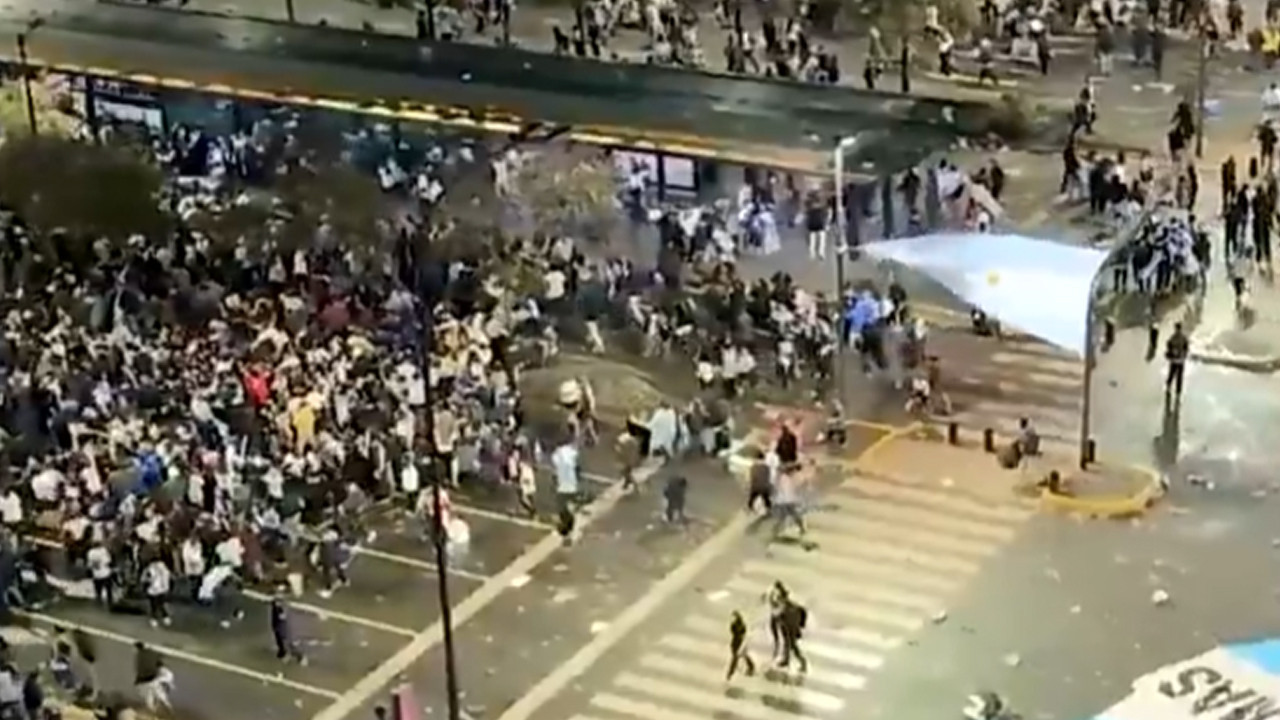 Dünya Kupası finalini İspanya’ya kaybeden Arjantin’de başkent karıştı Dunya kupasi finalini ispanyaya kaybeden arjantinde baskent karisti evrcBRwu