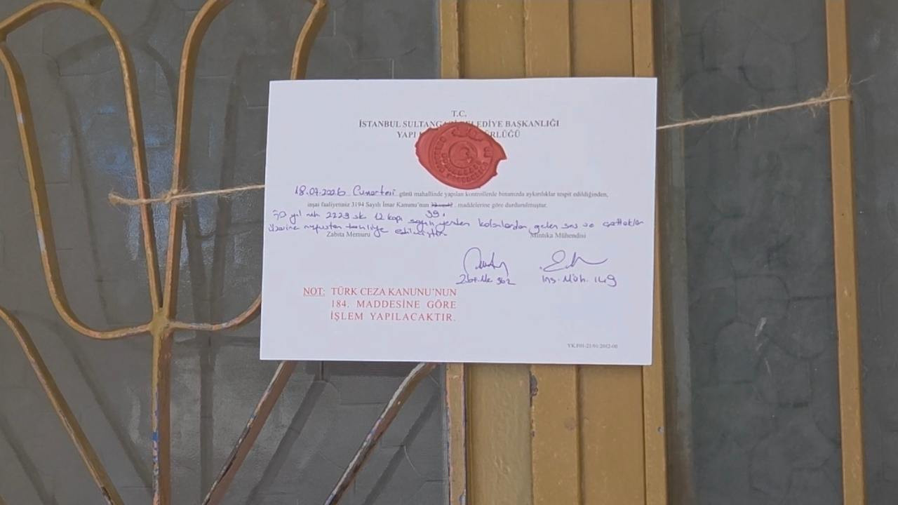 Kolonlarında derin çatlaklar oluşan bina tahliye edilip mühürlendi Kolonlarinda derin catlaklar olusan bina tahliye edilip muhurlendi Y78u4Qll
