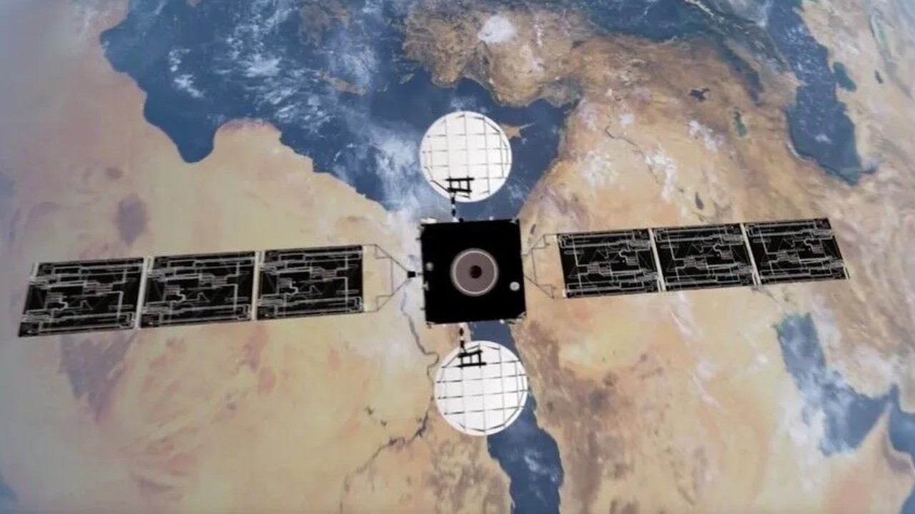 Turkiye uzayda yeni doneme giriyor turksat filosuna biruni geliyor MxK2RbRm